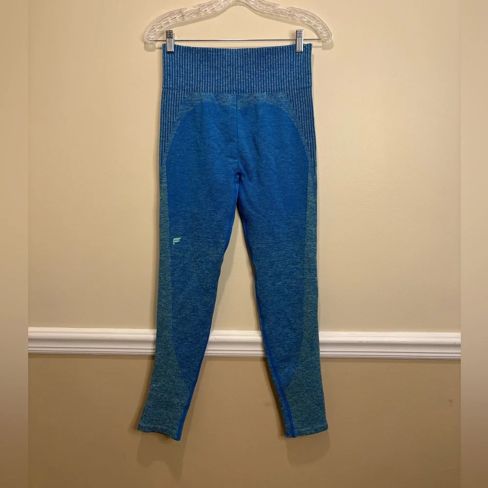 Fabletics Ombre Seamless Ultra High-Waisted Legging - Picture 5 of 6